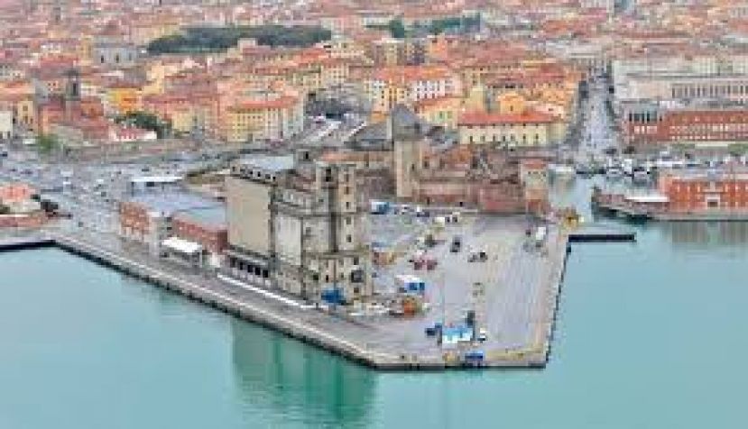 Sindaco 5Stelle a Livorno: una "rivoluzione" che non si vede