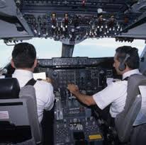 cabina aereo e piloti