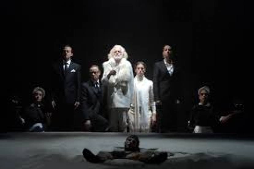 Macbeth nelle piazze teatrali del TSB in Alto Adige