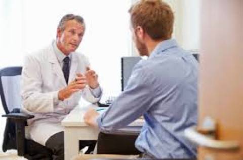 Medici che parlano solo in tedesco. Stralciata l'autorizzazione ad esercitare.
