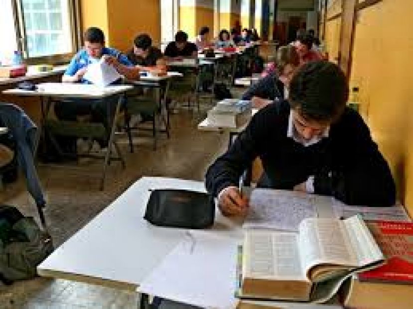 Poeti a scuola: ma si arriva ancora "fino al Pascoli"?